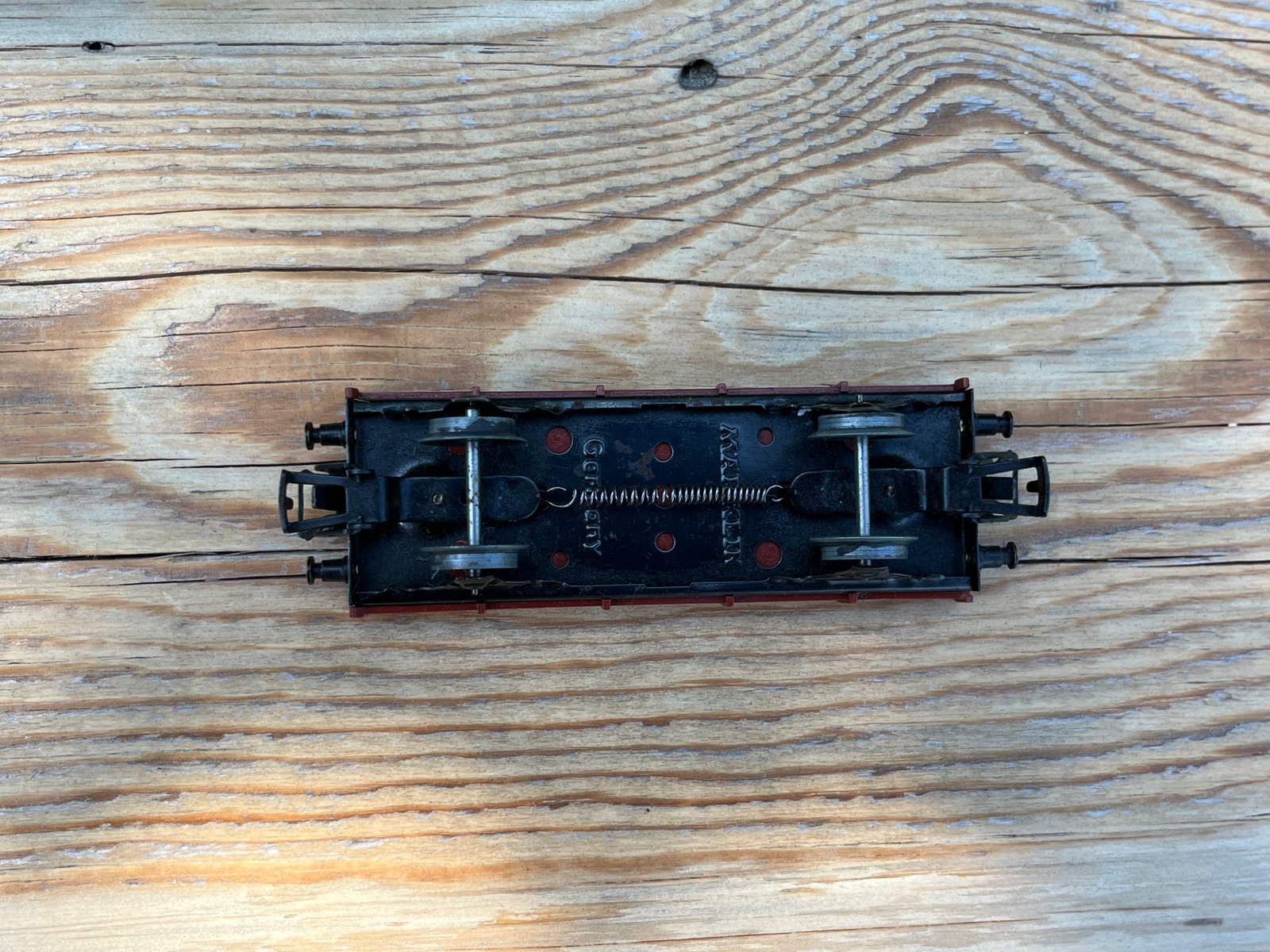 Waggon Unterseite 9